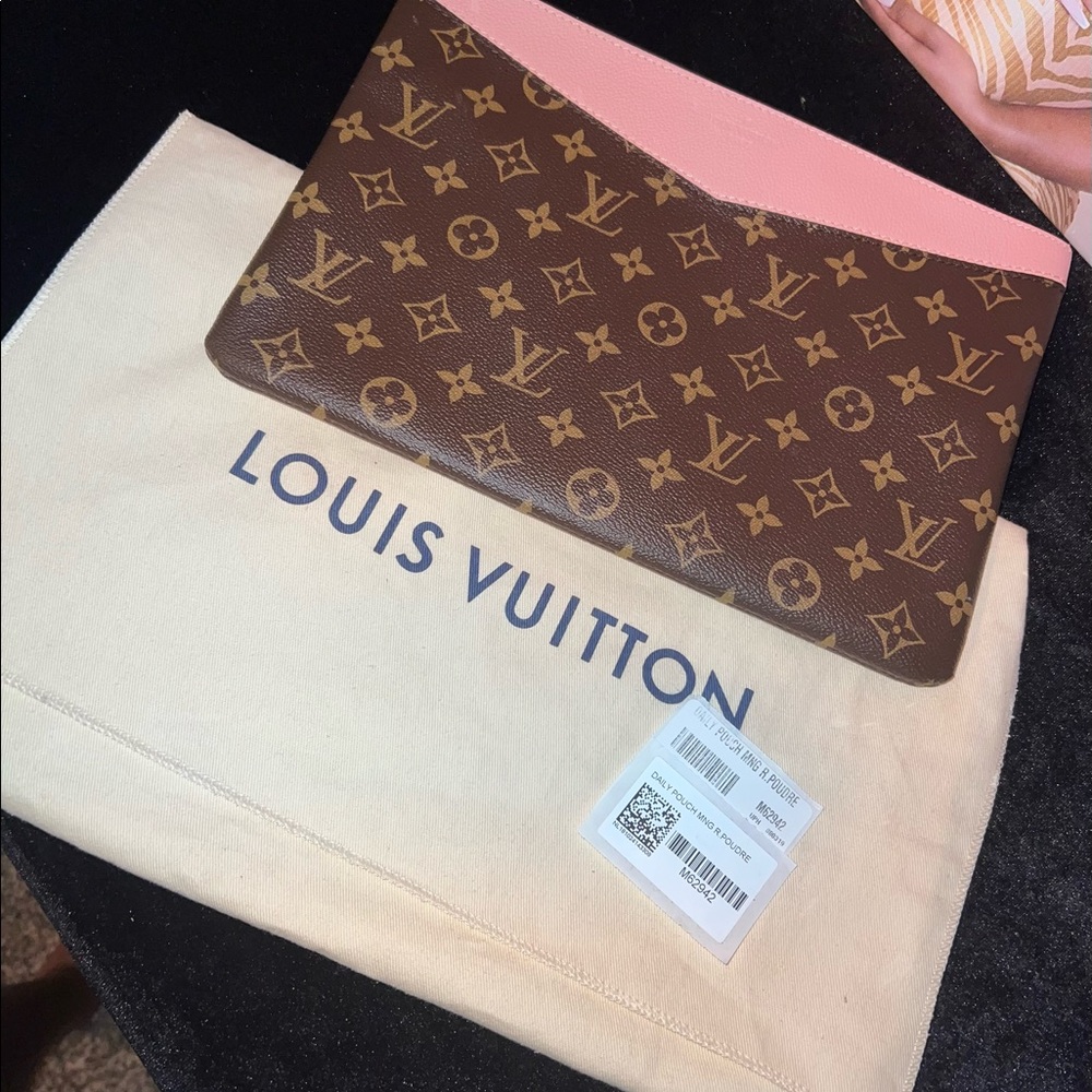 Louis Vuitton Daily Pouch